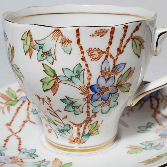 Roslyn Teacup and Saucer Blue Picta Flowers Vintage - Picture 3 of 10